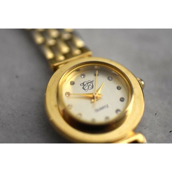 Elizabeth Taylor Vintage Classic Gold Tone Link Band New Battery Watch - Picture 3 of 3